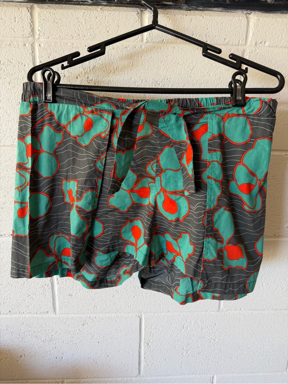 Manuhealii Gray Floral Tie-Waist Shorts Pull on Flowy Large